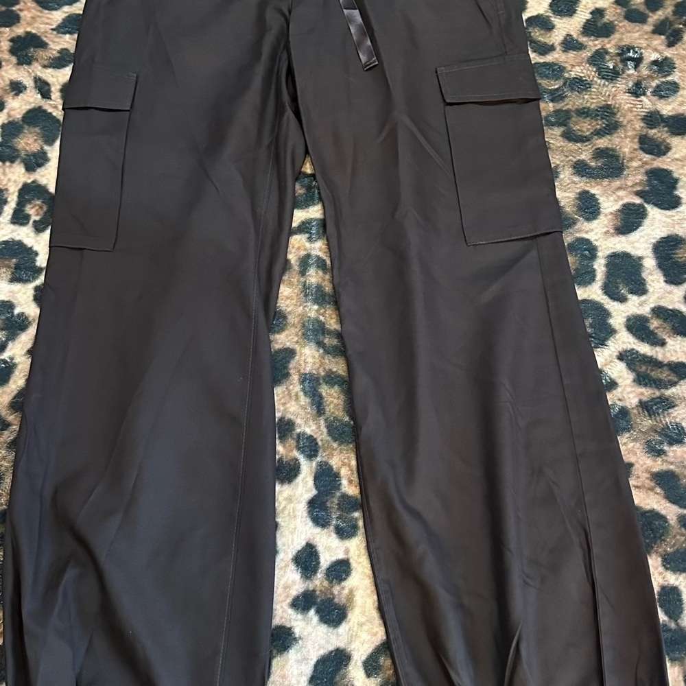 Banana republic silk size 4 Cargo style cotton Pants